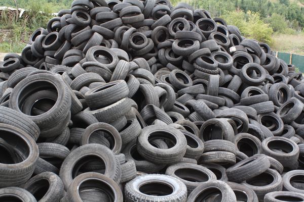 How to eliminate scrap tyres without environmental hazards of the landfill?
